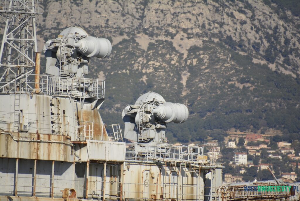 Radary kierowania ogniem DRBR 51.